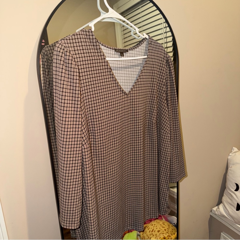 Adrianna Papell Black & Cream Checked Top